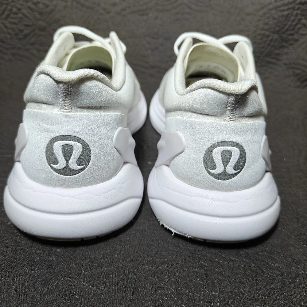 Lululemon Blissfeel Women's Athletic Running Sneaker Triple White Shoes Size 7.5 - Picture 9 of 10